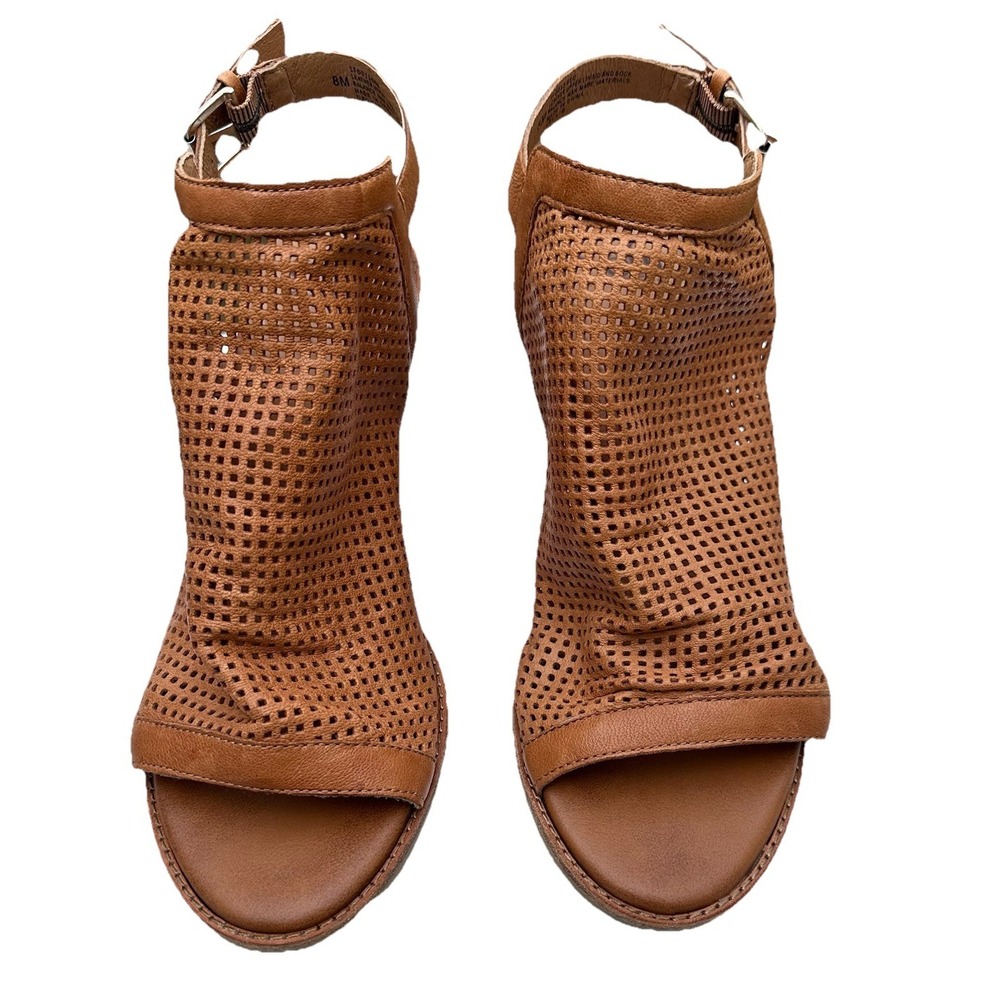 Sofft Brand Women's Size 8 Soft Leather Perforated Peep Toe Sandal Sling Back